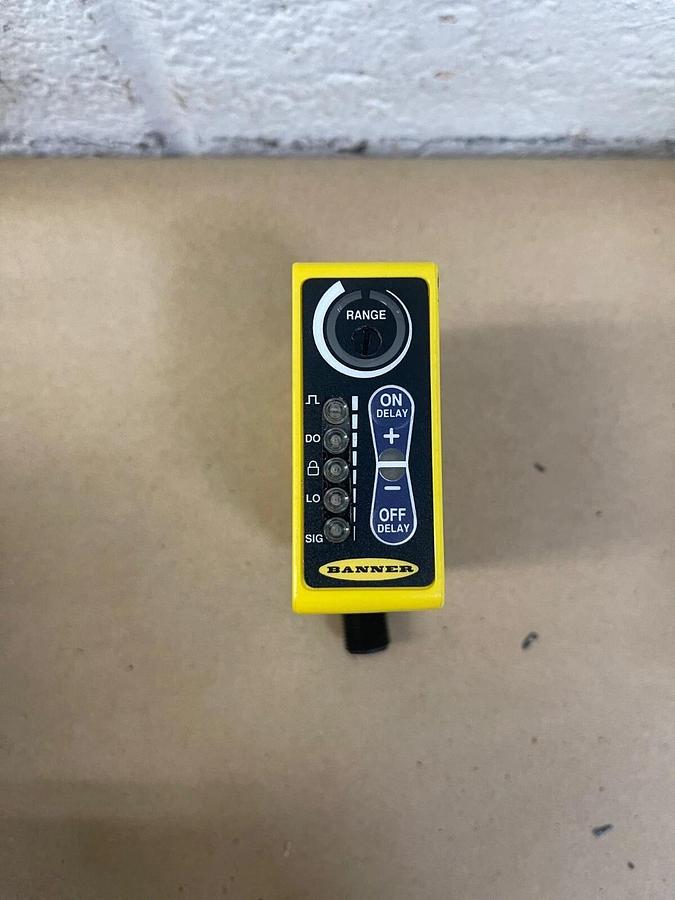 Used Banner Q60BB6LAF2000Q Proximity Photoelectric Sensor, Class 2 Laser Product