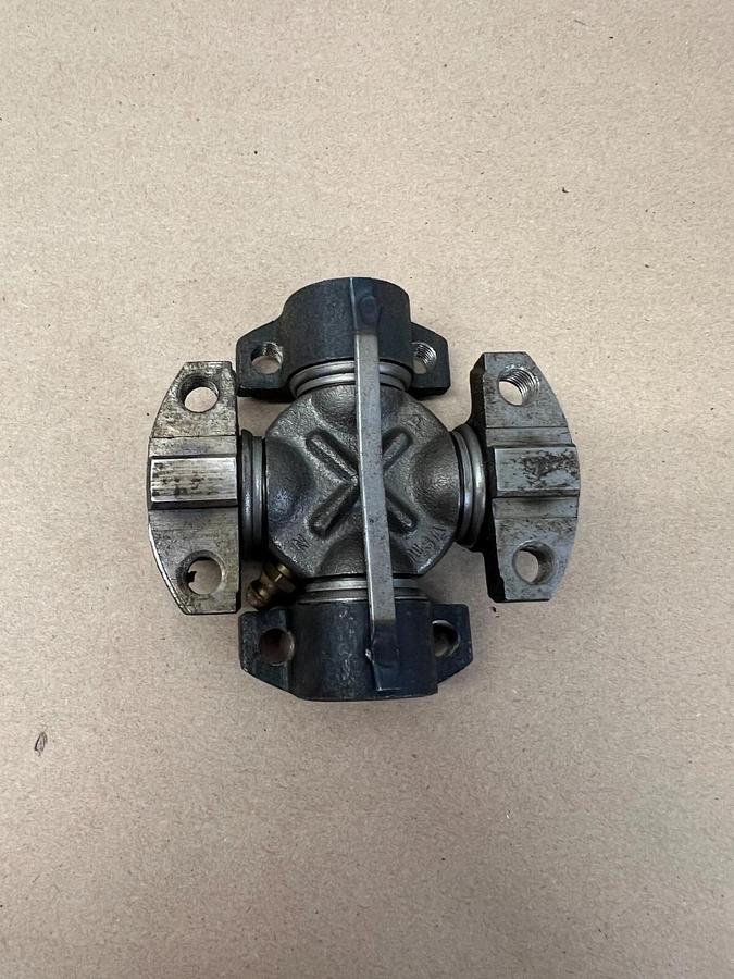 Neapco 1-2171 U-Joint, Forklift