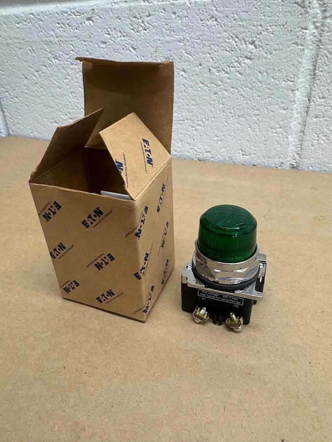 Used Eaton 10250T197LGP2A LED Light (Green) Plastic Lens *NEW*