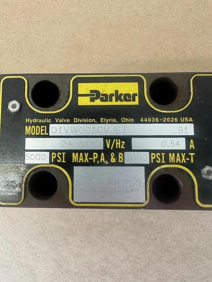 Used Parker D1VW001CVJET Hydraulic Valve w/ G.W. Lisk Co. D14-663F-8 Cable Entry