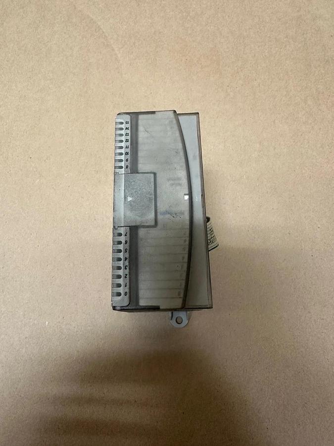 Used Allen Bradley 1762-OW16 Ser B MicroLogix 16 Point VAC/VDC Relay Output