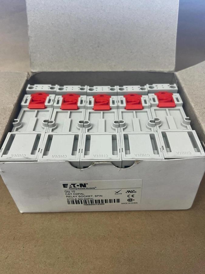 Used EATON D2PAL 8 Pin Relay Socket (Box of 10) *NEW*