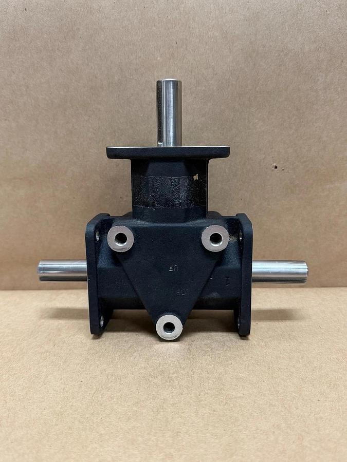 Used Crown C109806 Zero Max, 90 Degree 3 Way Gear Drive