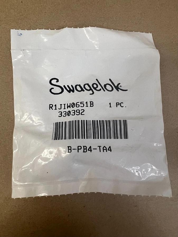 Used Swagelok B-PB4-TA4 Multi-Purpose Push-On Hose End Connection, 1/4" Hose Size (2)