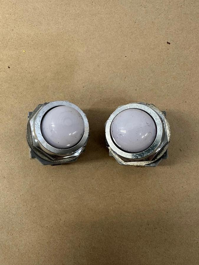 Used IDEC APD 30mm Pilot Light White - Lot of 2