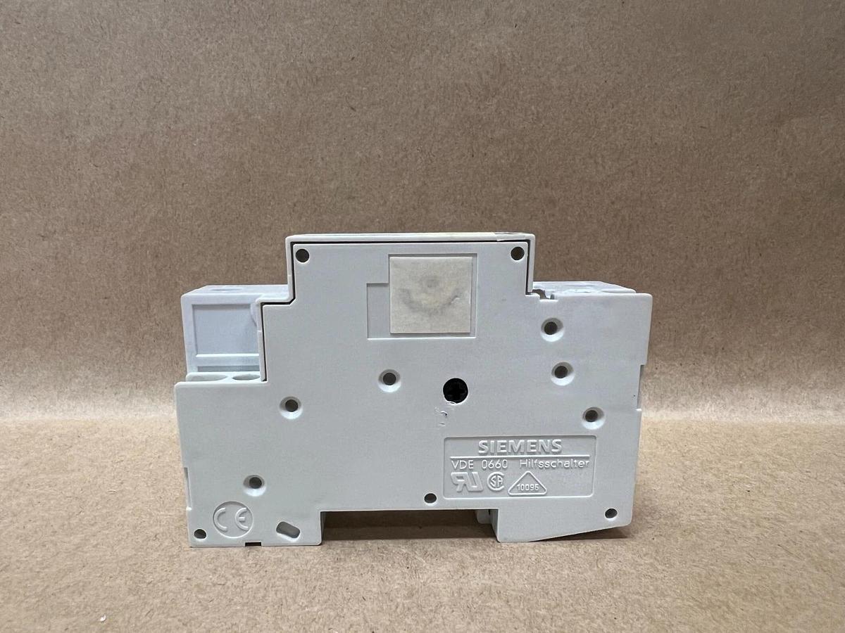 Used Siemens 5SX21 C16 230/400V Circuit Breaker 5SX9100HS Auxiliary Contact, Lot of 3