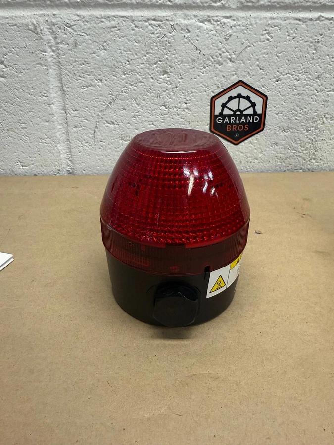 Used Allen-Bradley 855BS-S35SL4 Ser B, Red Beacon, Steady Flashing, Surface Mount