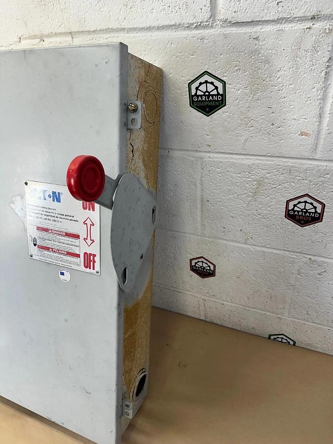 Used Eaton DH364NGK Heavy Duty Safety Switch 200A, 600VAC with Fuses