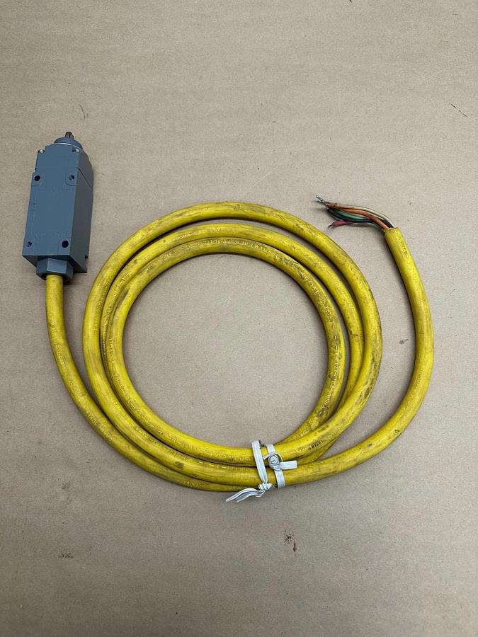 Used Cutler-Hammer E50SA6P Limit Switch