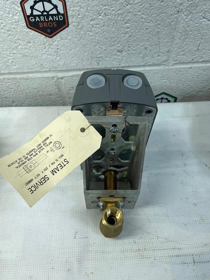 Used Johnson Controls M9124-AGA-2 Actuator
