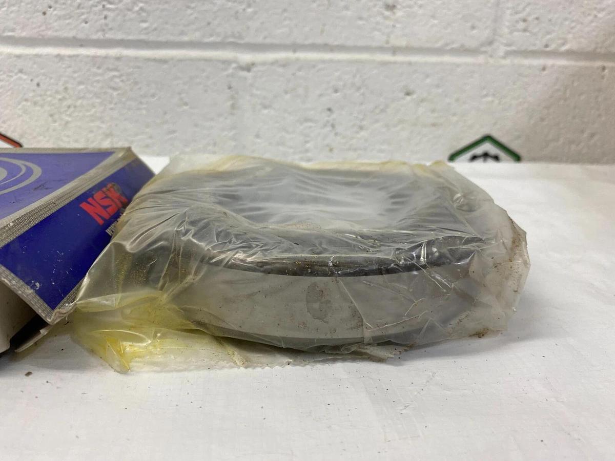 Used NSK 6217VVC3 Deep Groove Ball Bearing