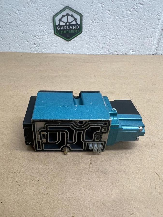 Used MAC 82A-AF-000-TU-DAAP-4DA w/ TU-DAAJ-4DA Valve