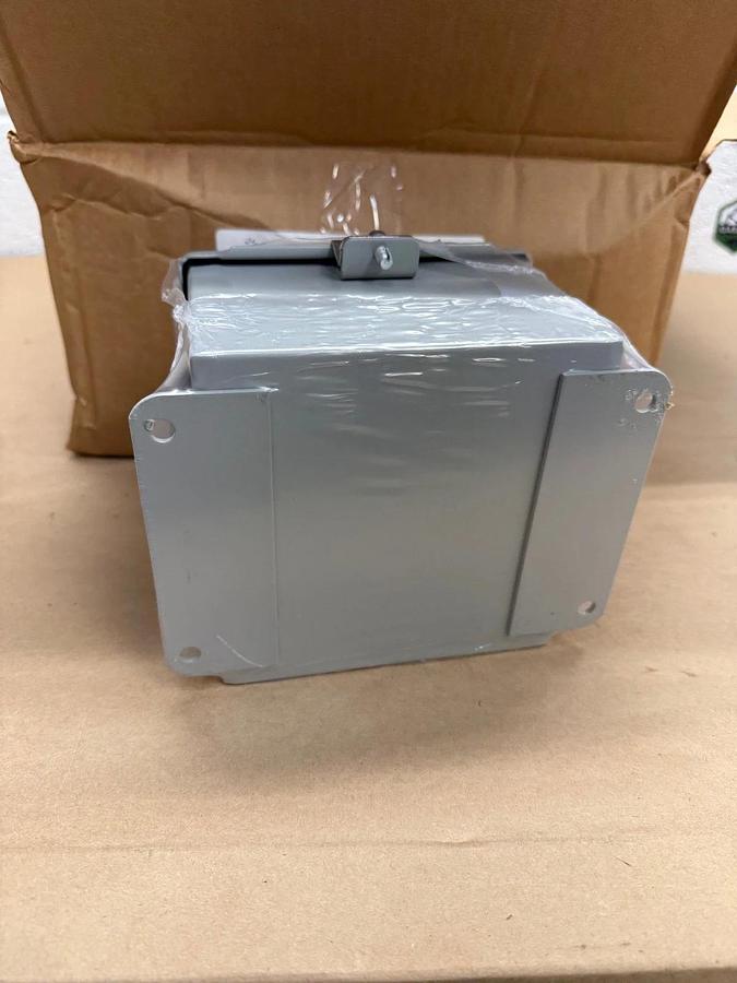 Used Nvent Hoffman A606CH Junction Box, 1 Box of 8 *NEW*