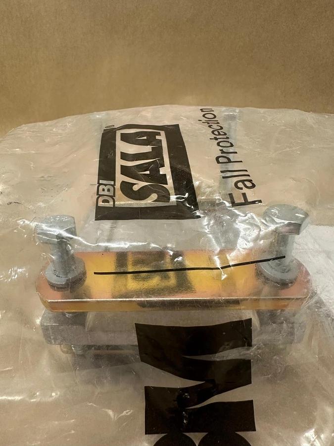 Used 3M 8003238 Leg Mount Pulley *NEW FACTORY SEALED*