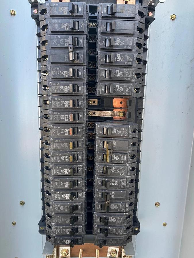 Used General Electric AB433 A-Series Panelboard 200A Main 34/36 Switches, Mixed Amps