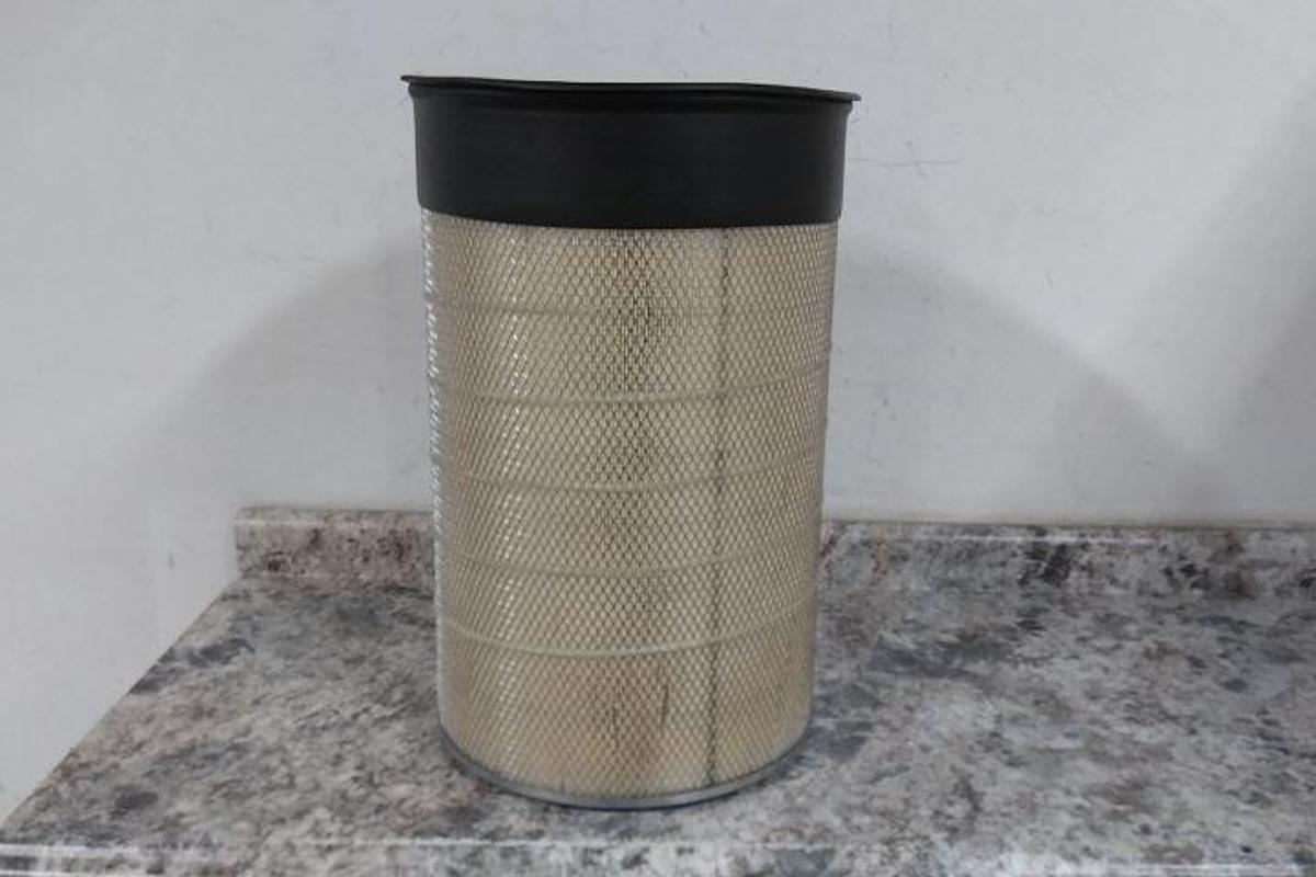 Used NAPA 6560 Gold Air Filter *NEW*
