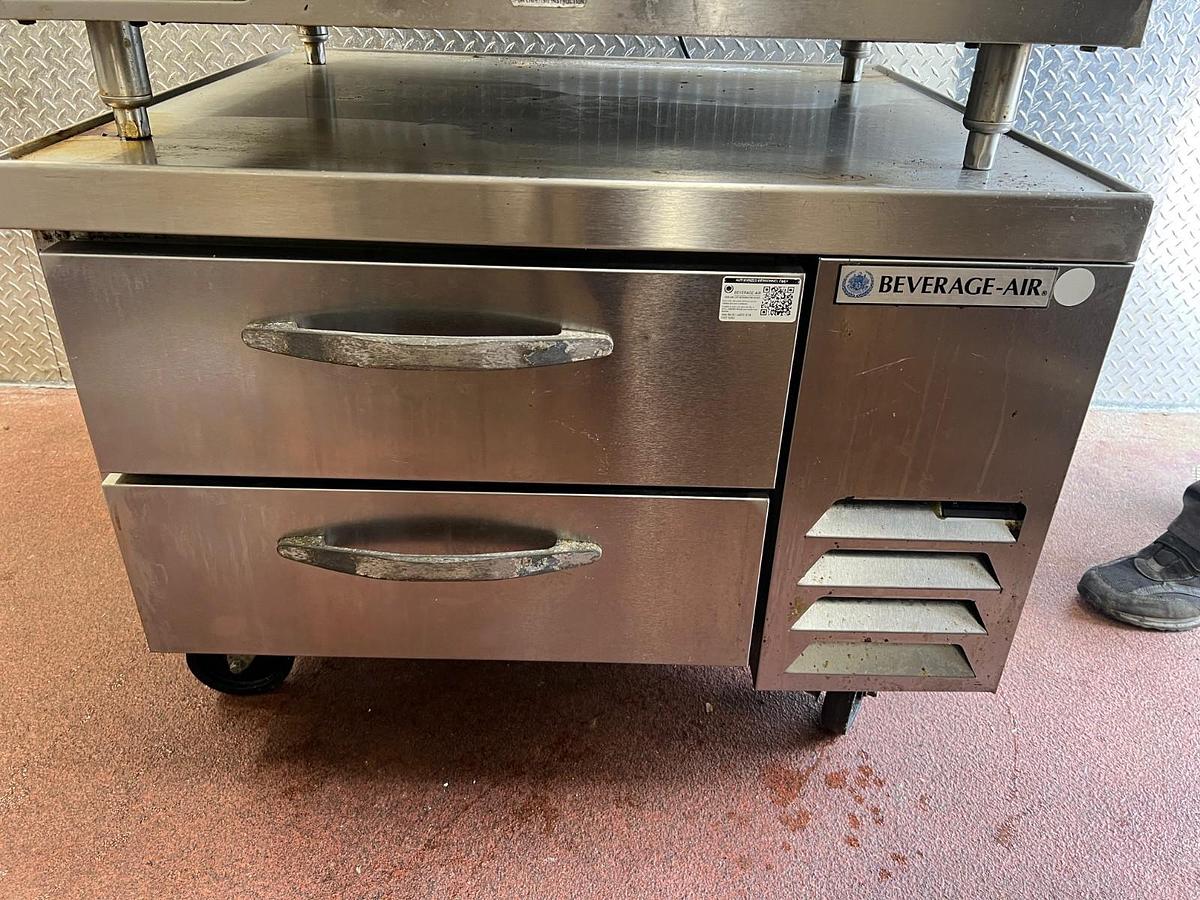 Used Beverage Air Corp. 809-053A Two Door Warming Station