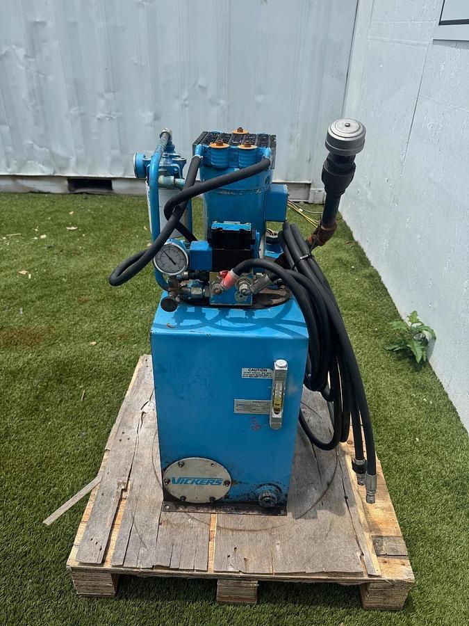 Used Vickers TK14VP Hydraulic Pump Unit, VM3546 1Hp Motor, DG4V-3D-2A-M-FW-B5-60 Pump