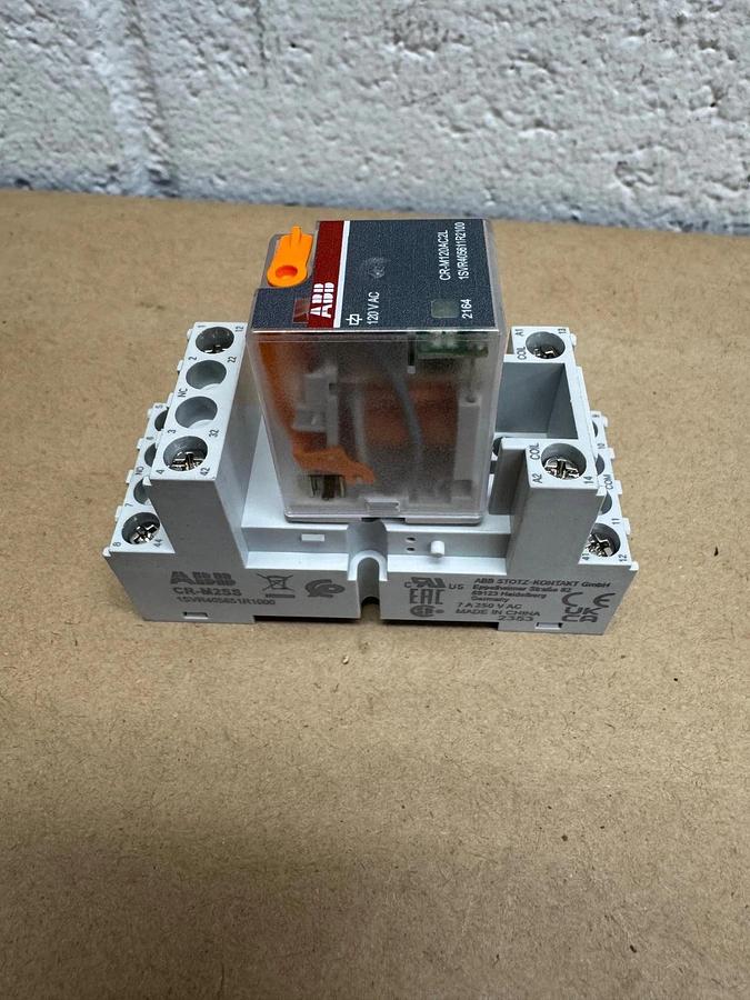 Used ABB CR-M2SS/ CR-M120C2L Socket/ Pluggable Interface Relay 120V *NEW*