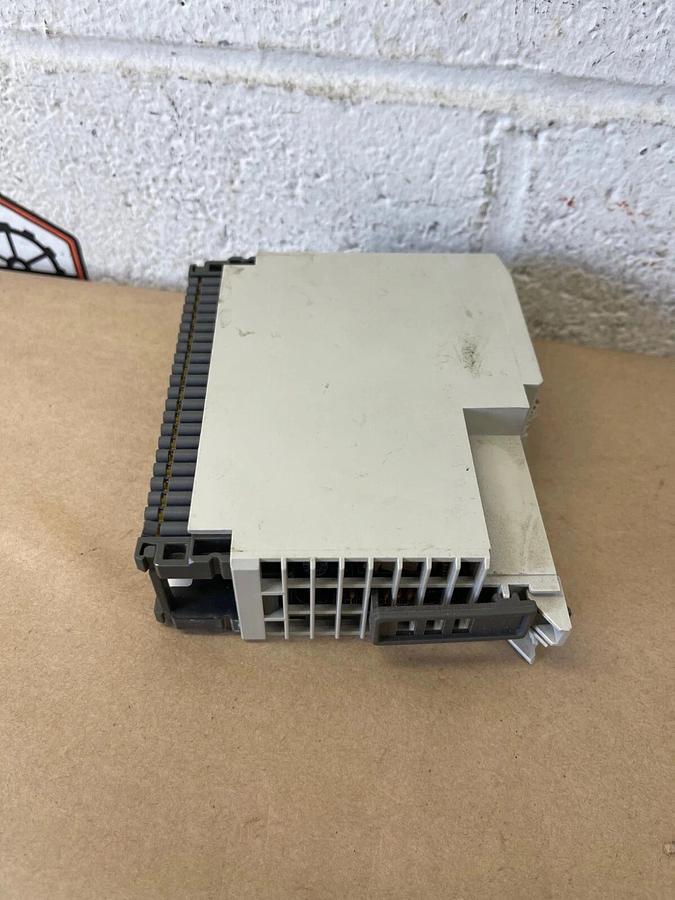 Used AEG DAP 218 / AS-BDAP-218 Modicon, Discrete Output, Triac 16x24-115 VAC