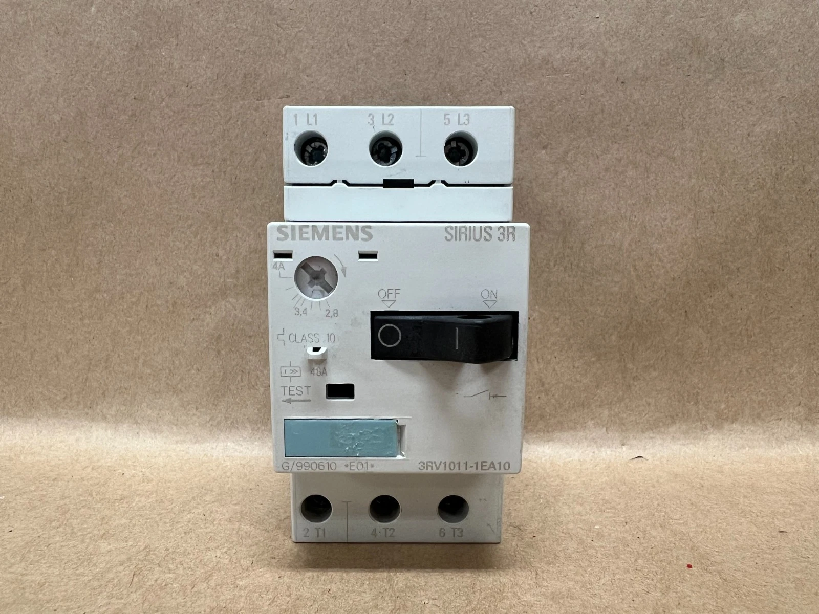 Used Siemens 3RV1011-1EA10 SIRIUS 3R Motor Protector Circuit Breaker