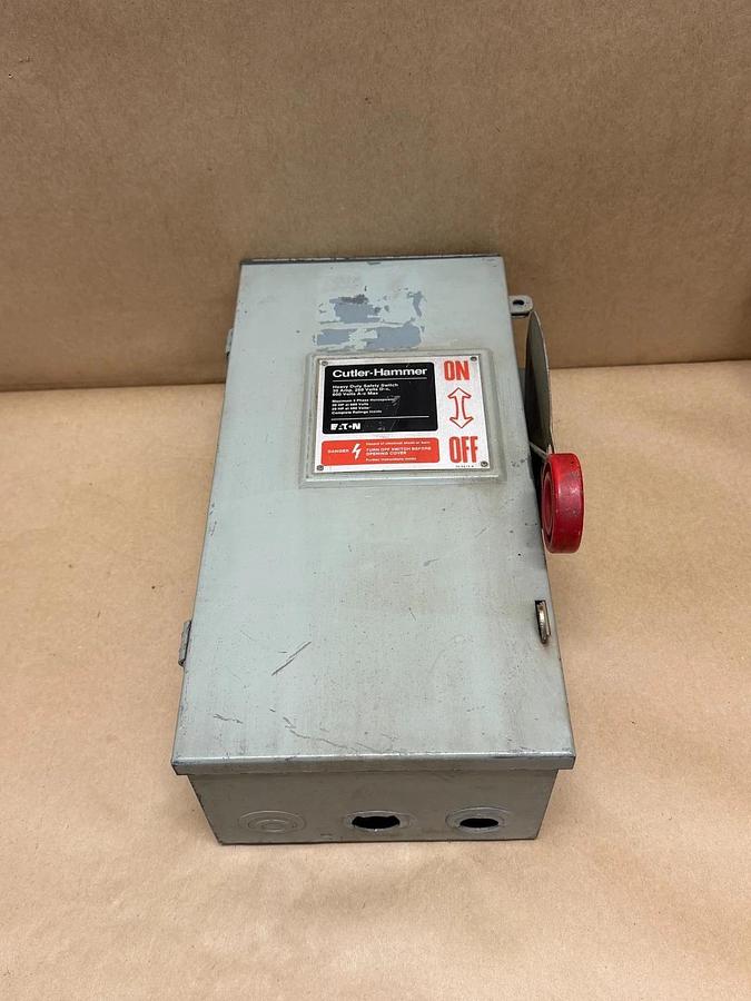 Used Cutler Hammer DH361URK Heavy Duty Safety Switch, 30A, 250VDC, 600VAC
