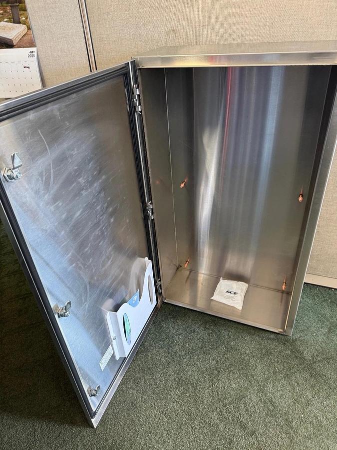 Used Saginaw Control SCE-42EL2410SS6LP Enclosure *NEW*