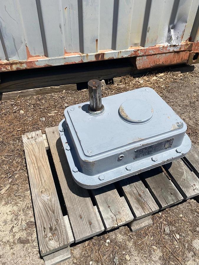 Used Falk 4215J253 Shaft Mount QuaDrive Gear Box, Ratio 24.94:1