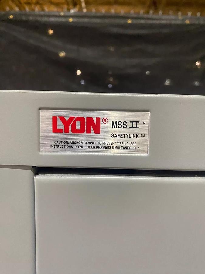 Used Lyon Single Door Industrial Tool Cabinet/Parts Storage W:30" H:59.50" D:27.75"