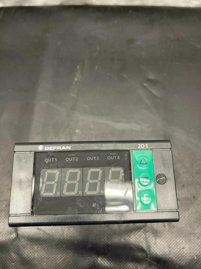 Used Gefran 201-2-2R-1, 240VAC, 50/60Hz, 6VA