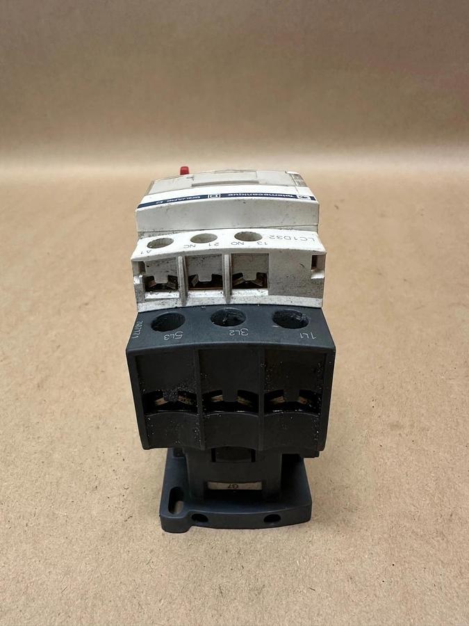 Used Telemecanique C8201-4-1 Contactor w/ LRD32 Overload Relay