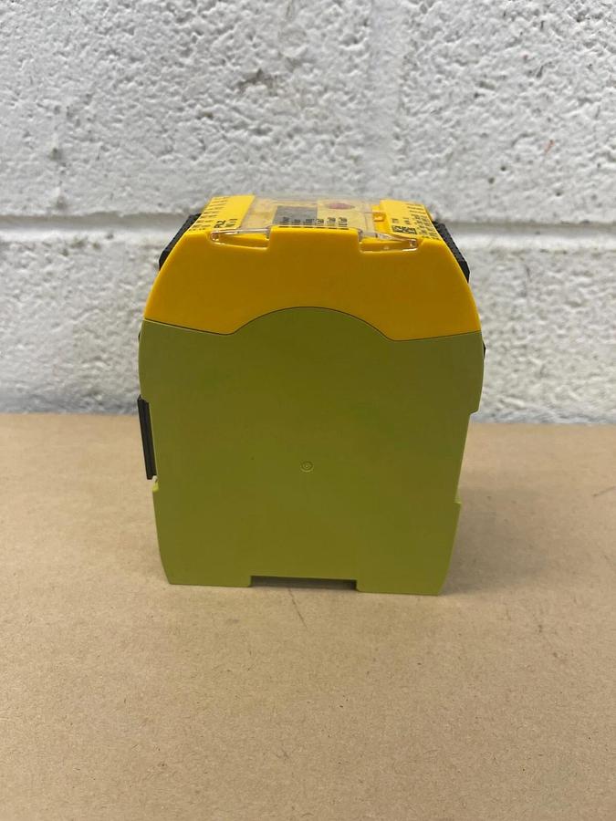 Used PILZ PNOZ m B0 772100 Safety Relay 24 VDC