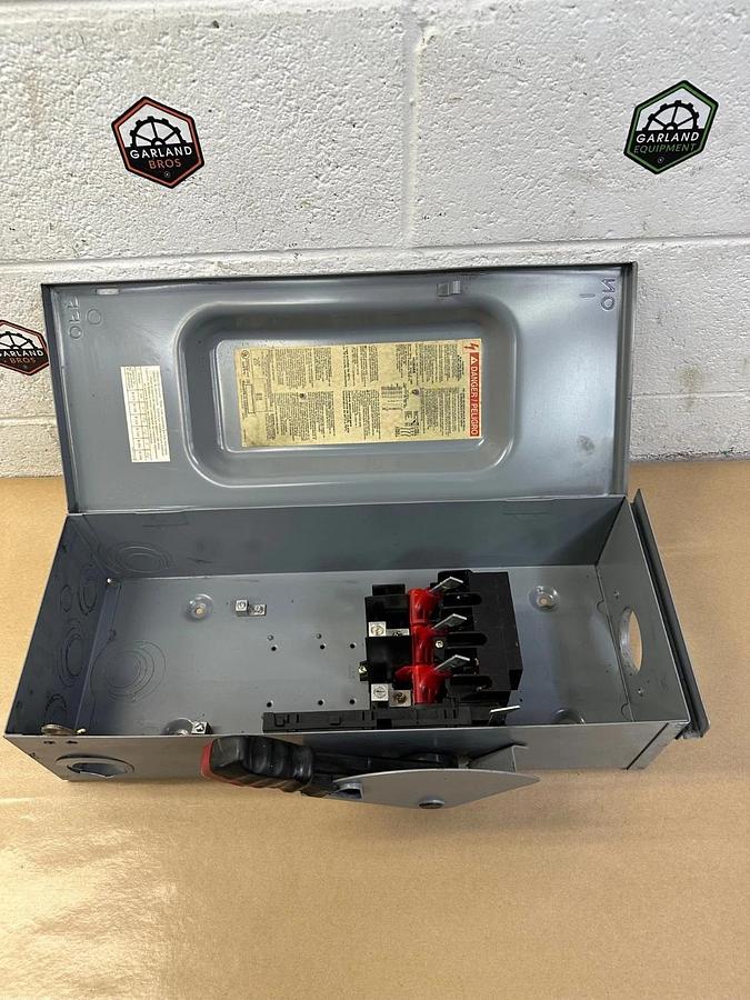 Used Square D HU363RB Disconnect Switch, 100A 600VAC Non Fused