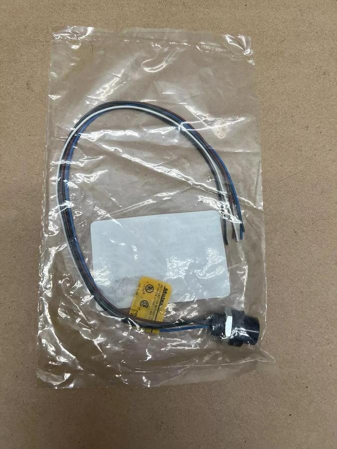 Used Brad Connectivity 8R5A00A18A120 Micro-Change Receptacle 5P FEM/FEM, 12in