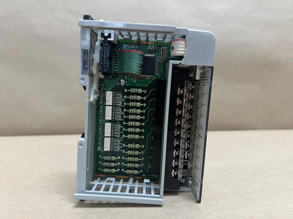 Used Allen Bradley 1769-IQ16 Ser A Compact I/O, F/W (REV 3.1) 16 Pt. Input Module