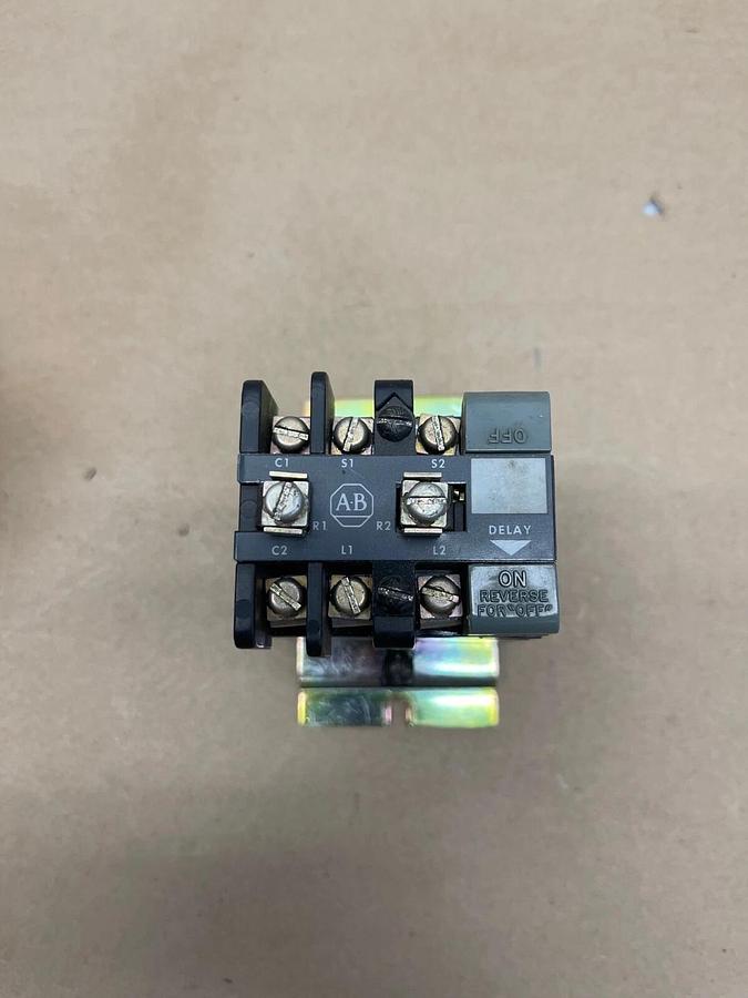 Allen-Bradley 852S-C Solid State Timing Relay, 1.0-160 Seconds