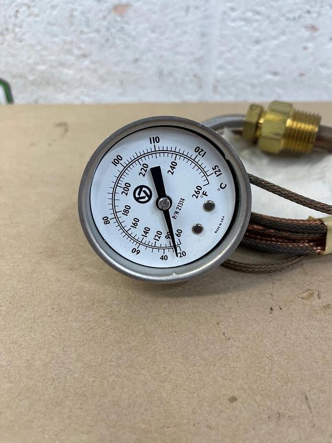 Used Quincy 21314 Temperature Gauge, 10ft Cap, 60-260°F, 20-125°C