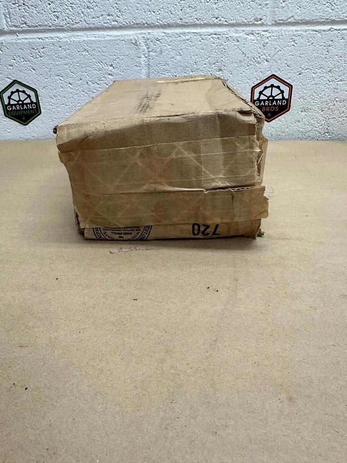Used Cooper Crouse Hinds LR777 Conduit, 2-1/2 Inch *NEW SEALED PACKAGING*