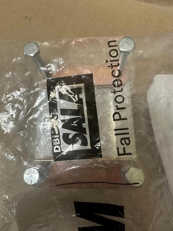 Used 3M 8003238 Leg Mount Pulley *NEW FACTORY SEALED*
