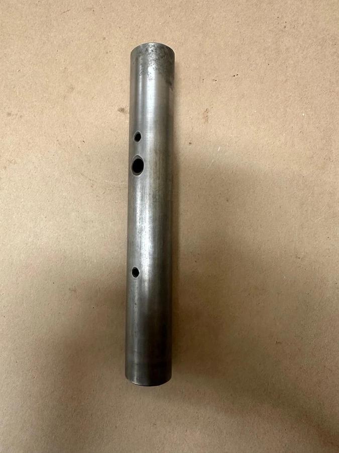 CAT OAL: 8 3/4”, D: 1 1/4” Kingpin *NEW*