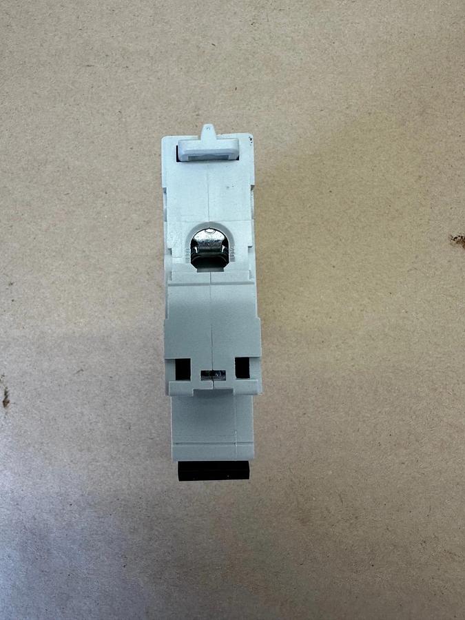 Used Schneider Electric 17414 Circuit Breaker *NEW*