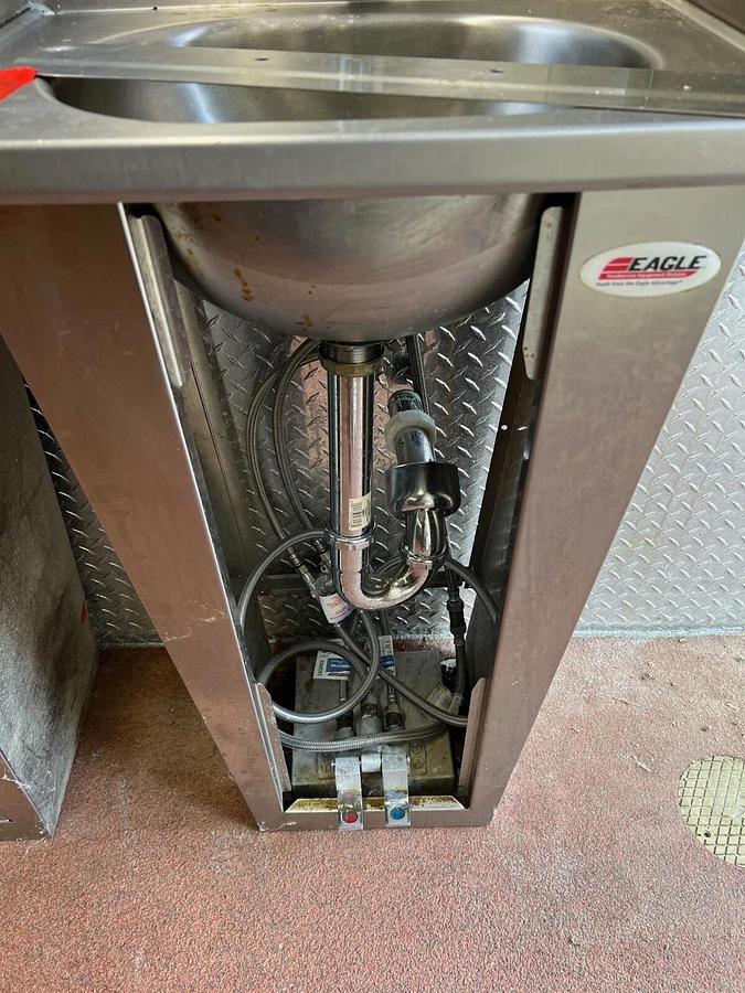 Used Eagle CHSA-10-P/HSA-10-FA-P Stand Alone Sink