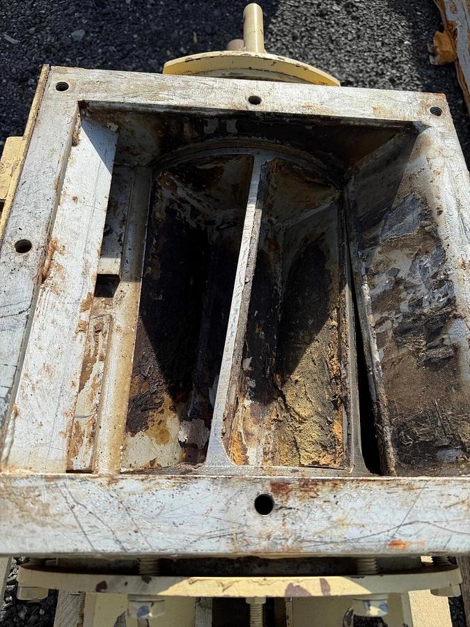 Used Western Pneumatics FDRW141801RD 14” x 18” Airlock