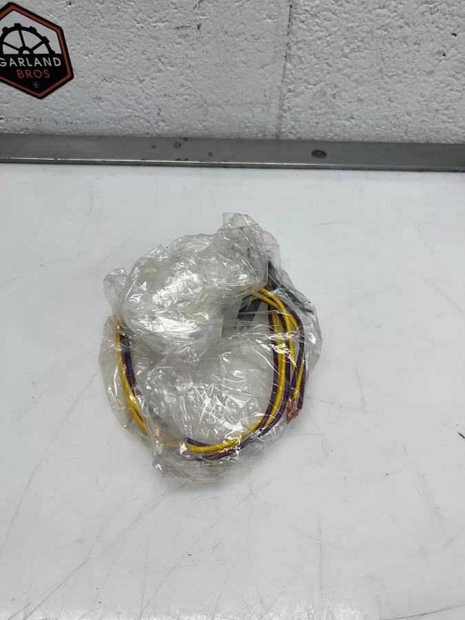 Cooper Lighting DCE-12 Socket Kit w/ 2 Lamps