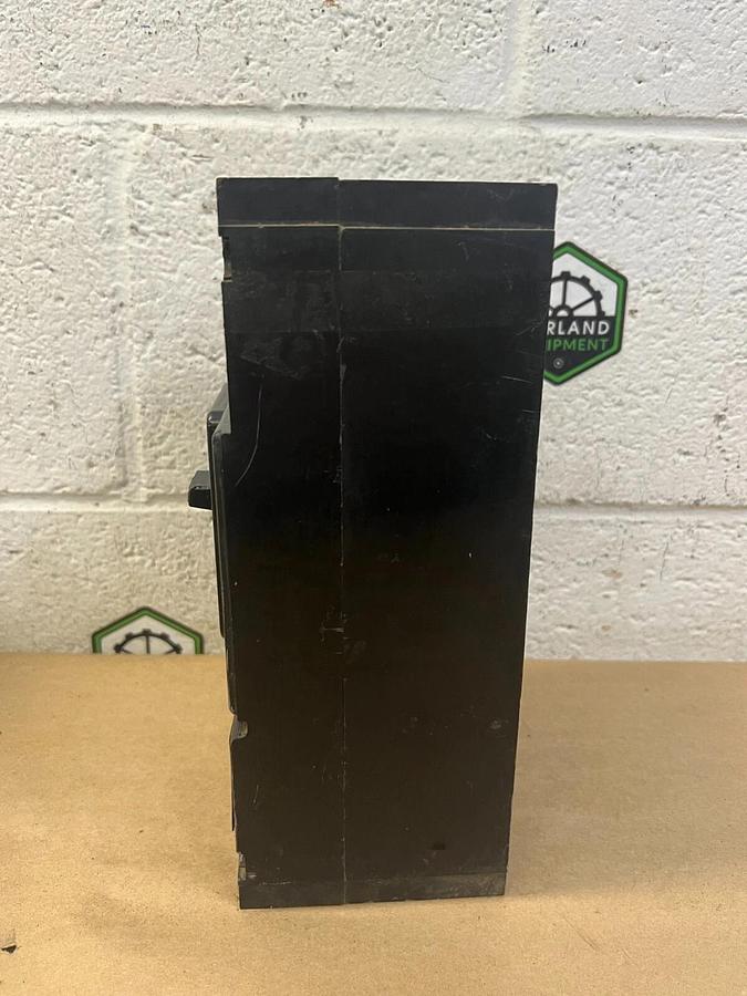 Used Westinghouse DA3400Y 240VAC, 400A Circuit Breaker