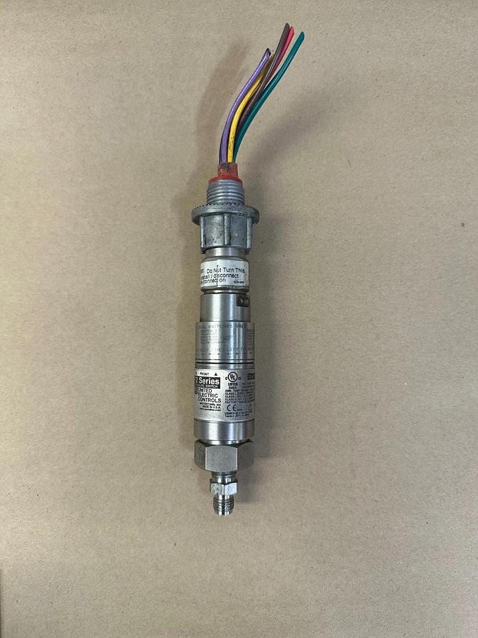 Used United Electric Controls 12SHDN4F 12 Series Pressure Switch