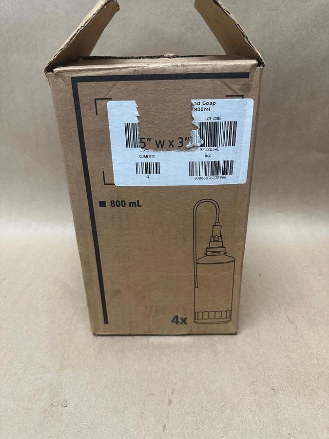 Used Rubbermaid 2018582 800ML Antibacterial Lotion Soap - Lot of 4