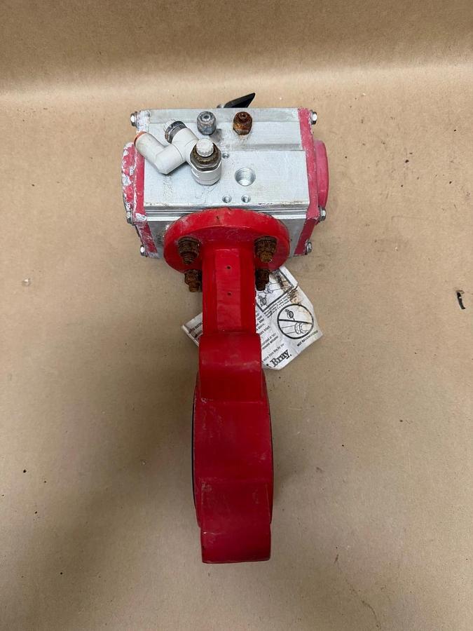 Used Bray 930635-11310532 Pneumatic Actuator w/ 7T08V Butterfly Valve