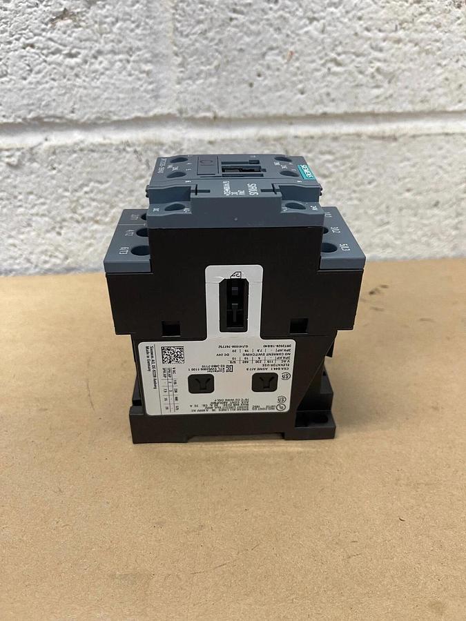 Used Siemens 3RT2026-1BB440 Contactor, Sirius, 24V