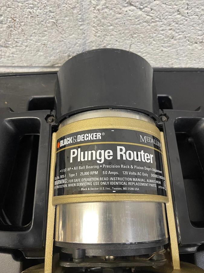 Used Black & Decker 7615-1 Medallion Plunge Router 1-1/2HP Type 1, 9.0A 25000RPM 120V